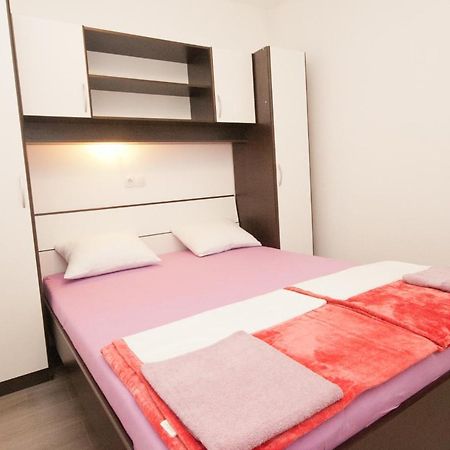 Beach Apartment Baska 外观 照片